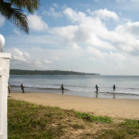 Villa Elise On Mawella Beach-3